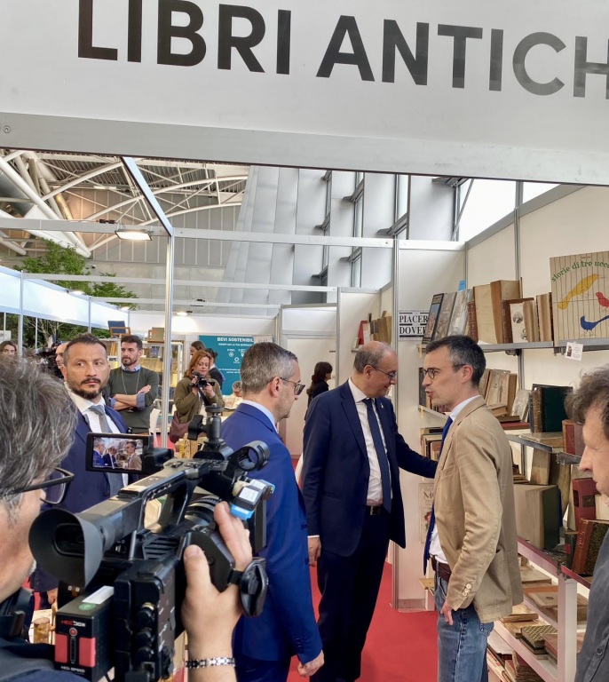 Visita del Ministro dell'Istruzione e del Merito al Salone del Libro